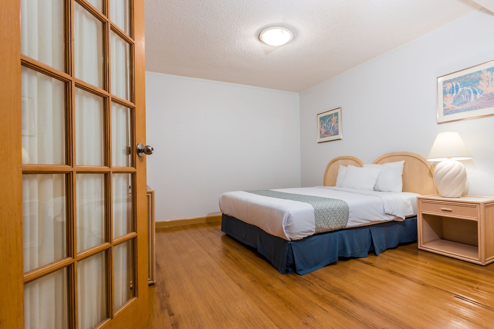 2 BEDROOMS, DELUXE, SUITE, PARTIAL OCEAN VIEW, KITCHEN