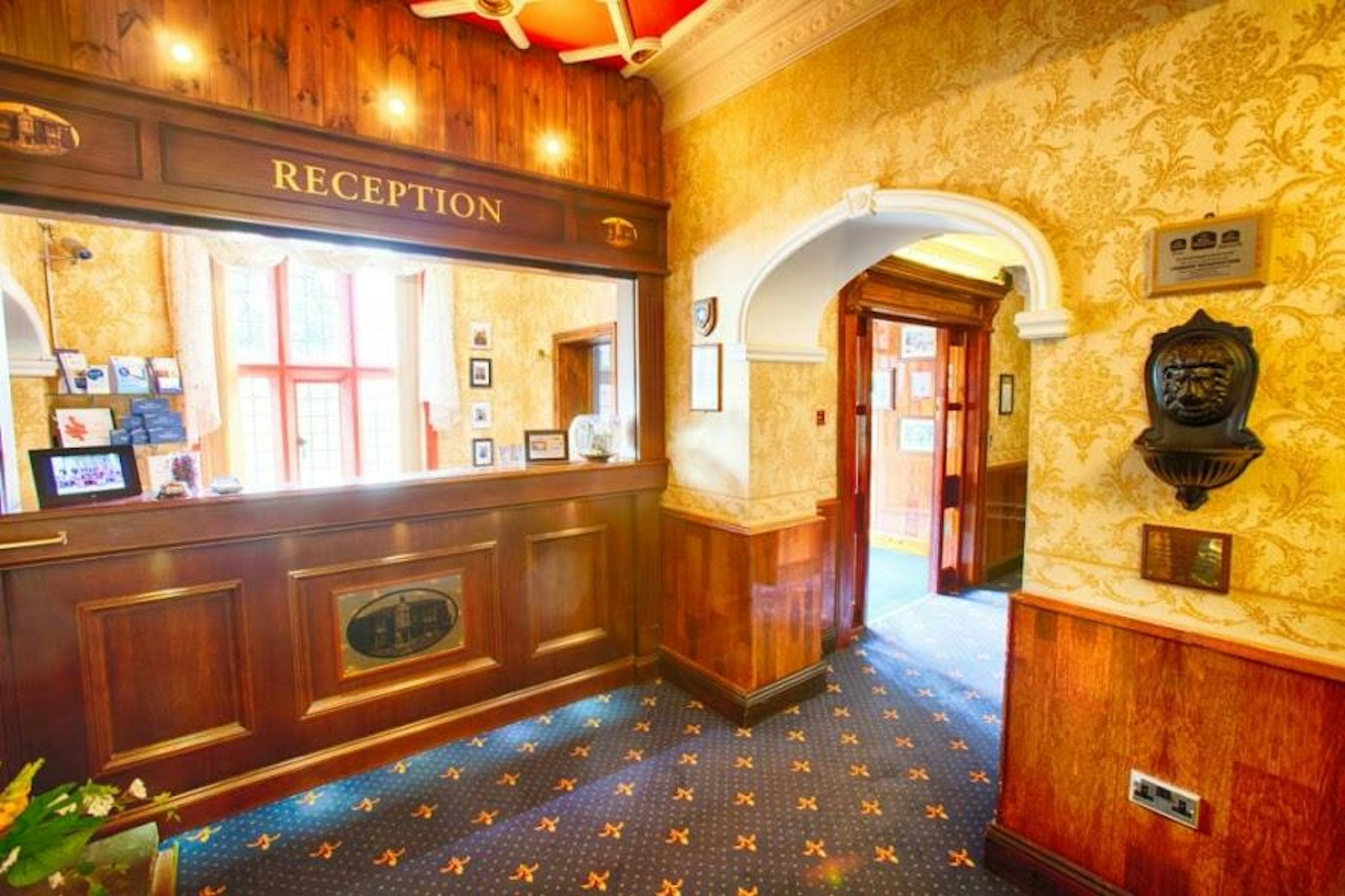 Rogerthorpe Manor Hotel 1/22