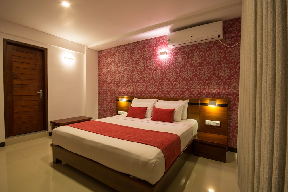 Ceyloni Inn 24/58