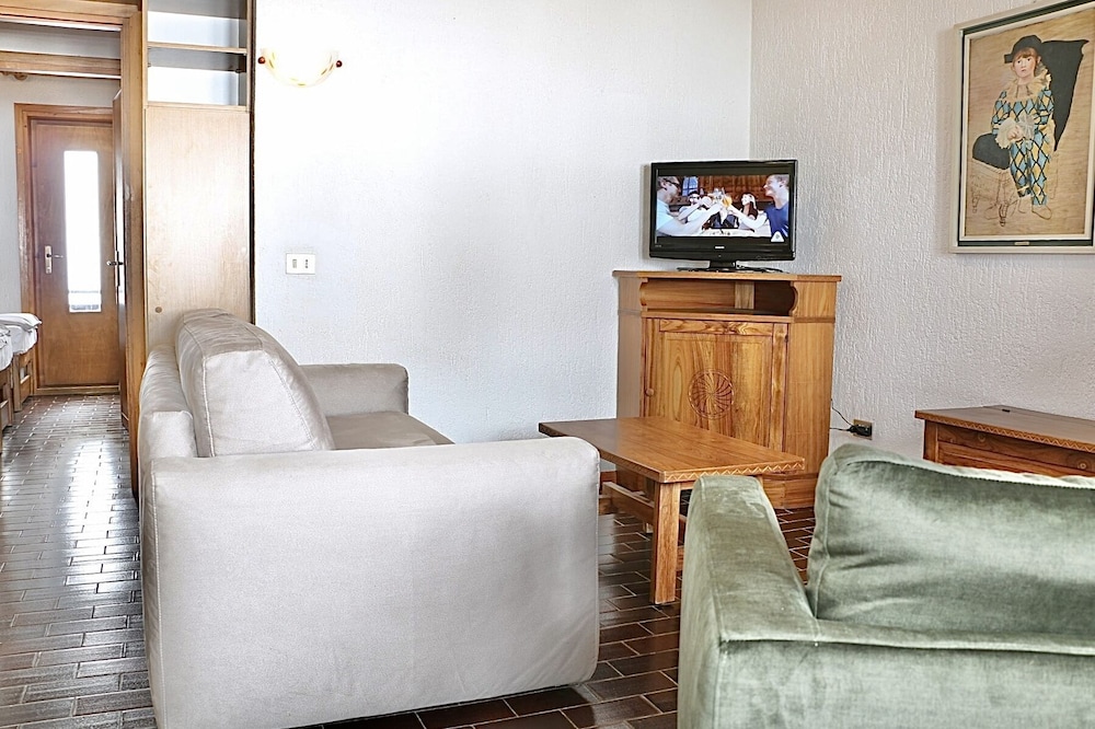 Roulette Apartments 20/50
