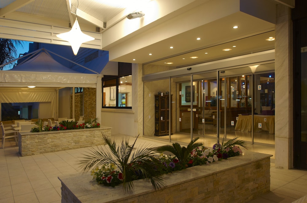 Senator Hotel Apartments - Adults Only 42/70