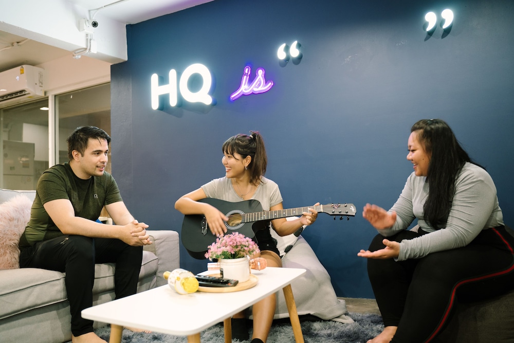 HQ HOSTEL SILOM 10/49