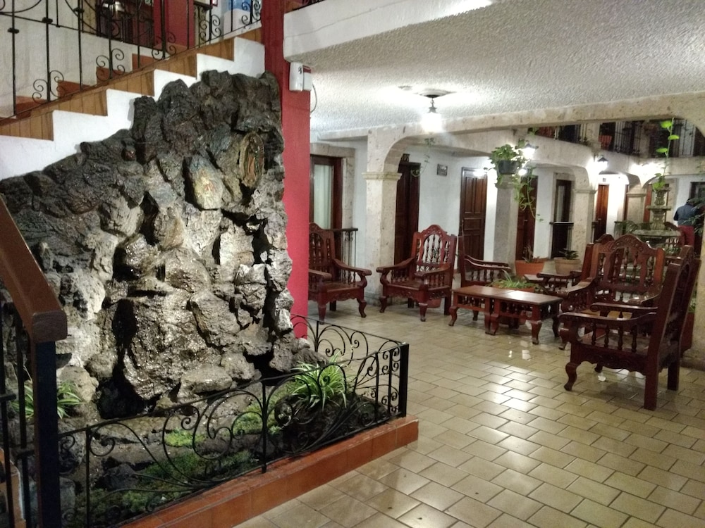 Hotel Don Quijote Plaza 7/58