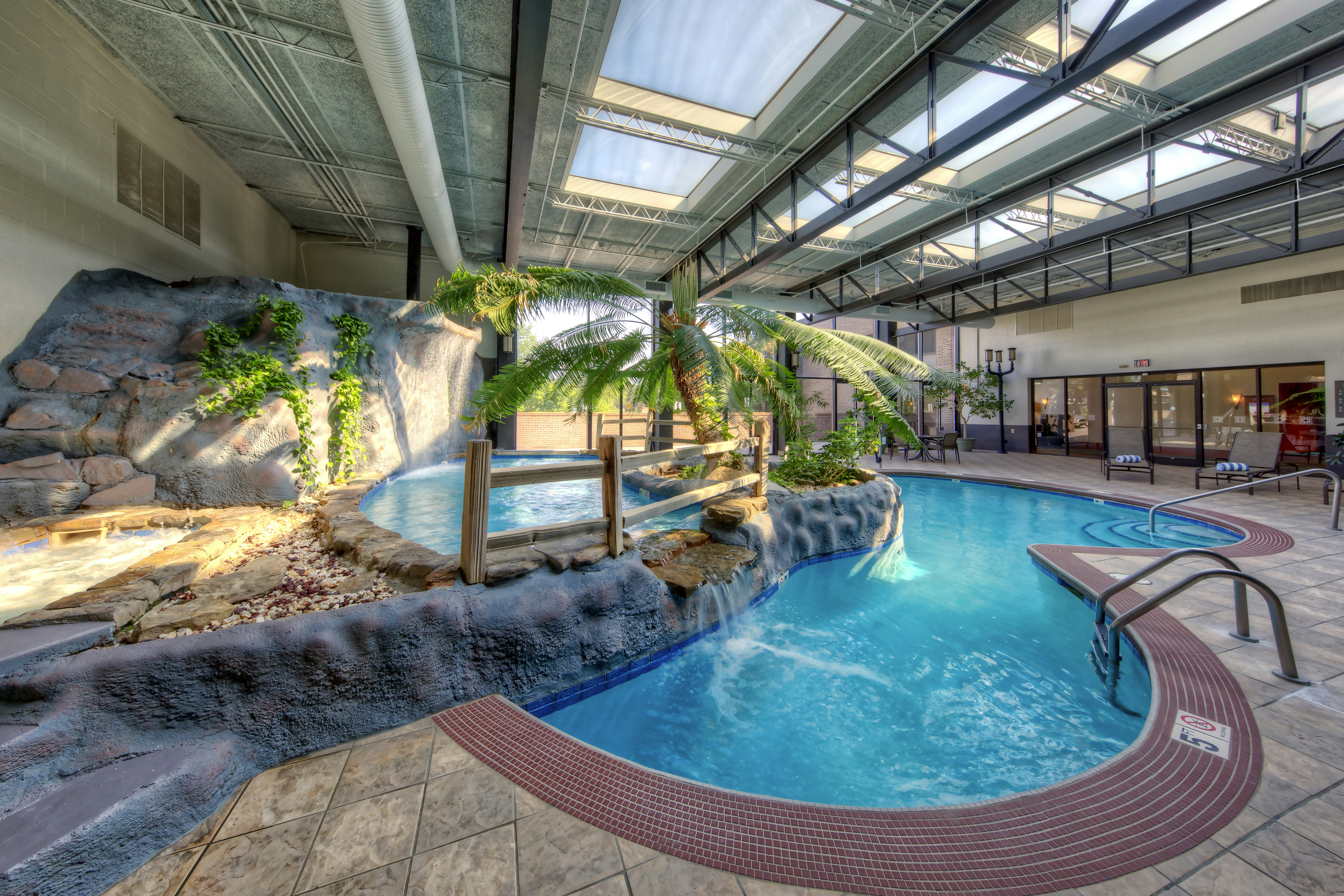 Hilton Knoxville Airport 26/81