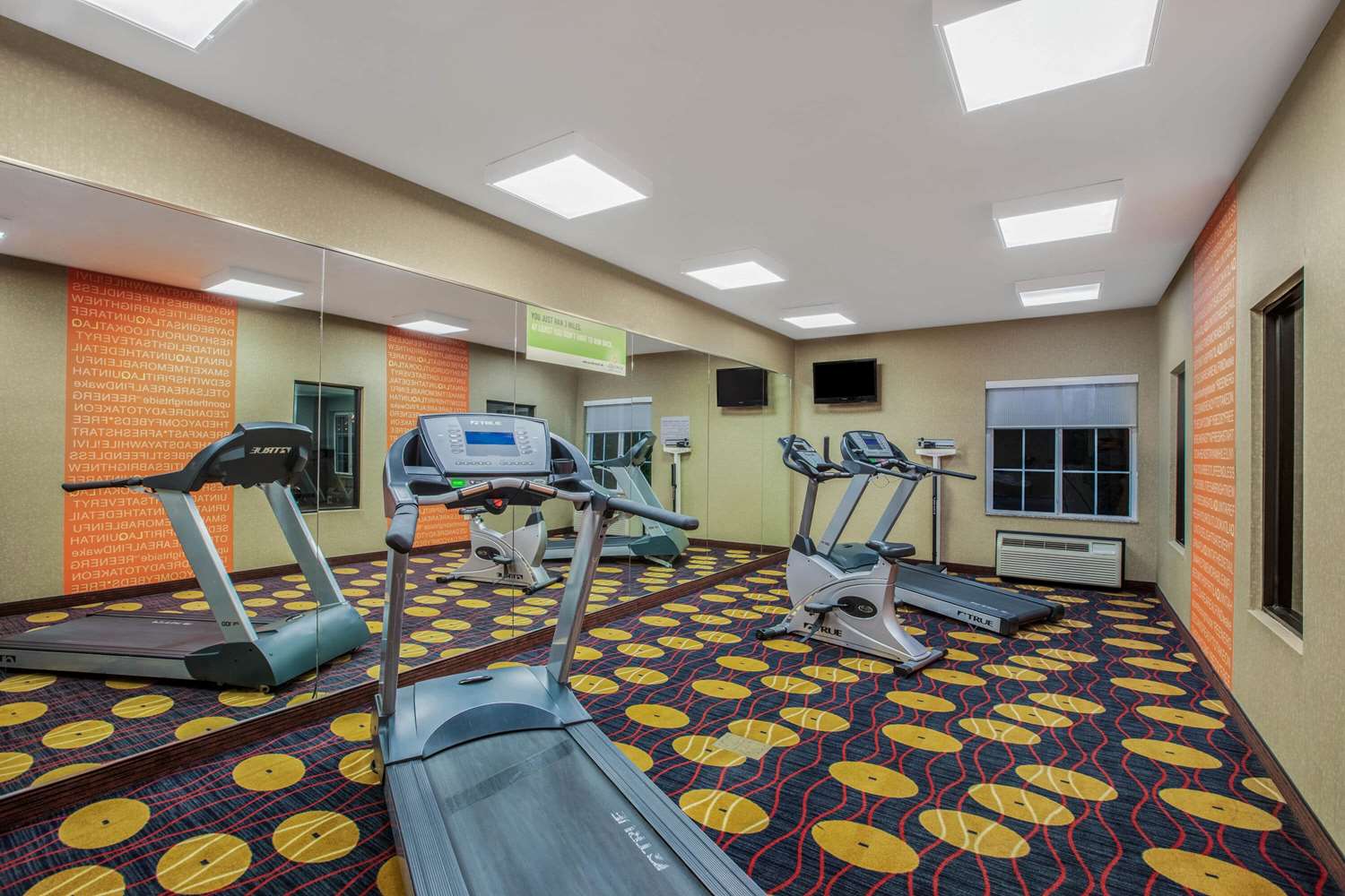 La Quinta Inn & Suites by Wyndham Conway 7/29