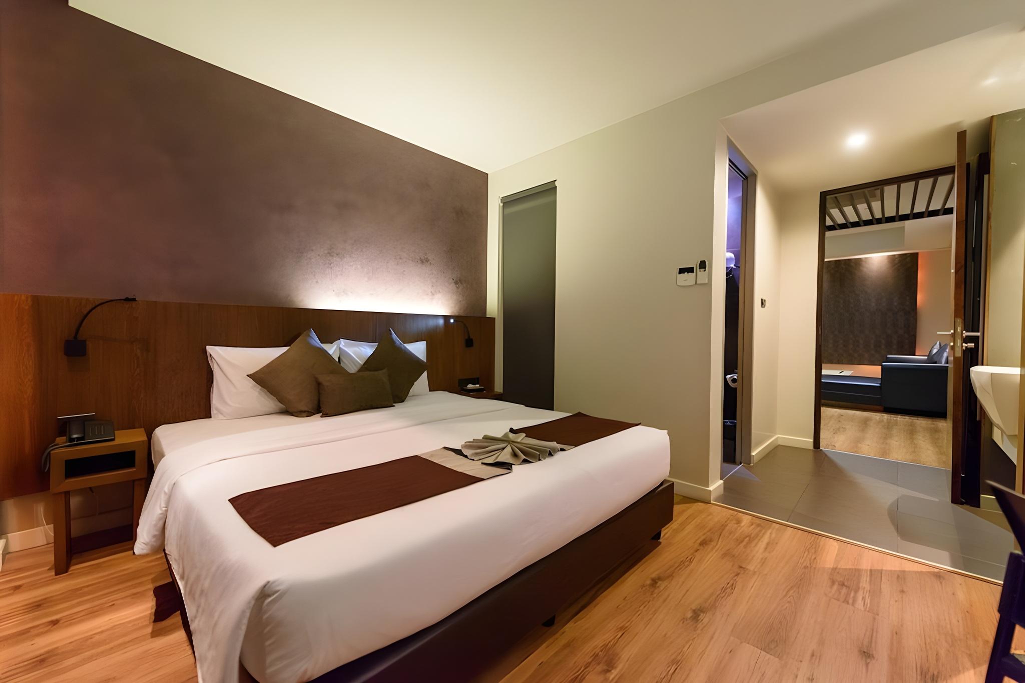 2 Bedrooms, Suite, City View