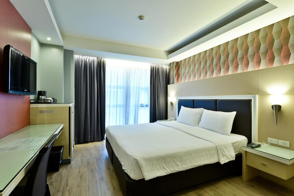 Prestige Suites 18/42