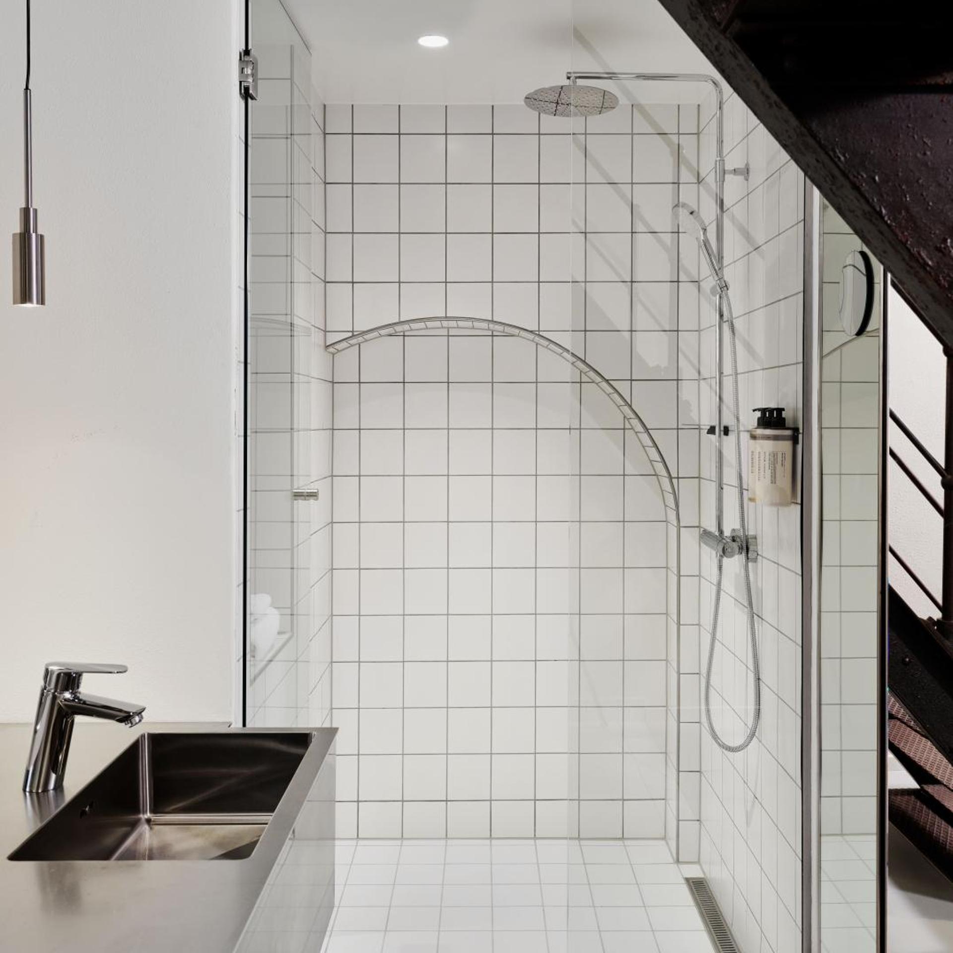 Silo, Suite