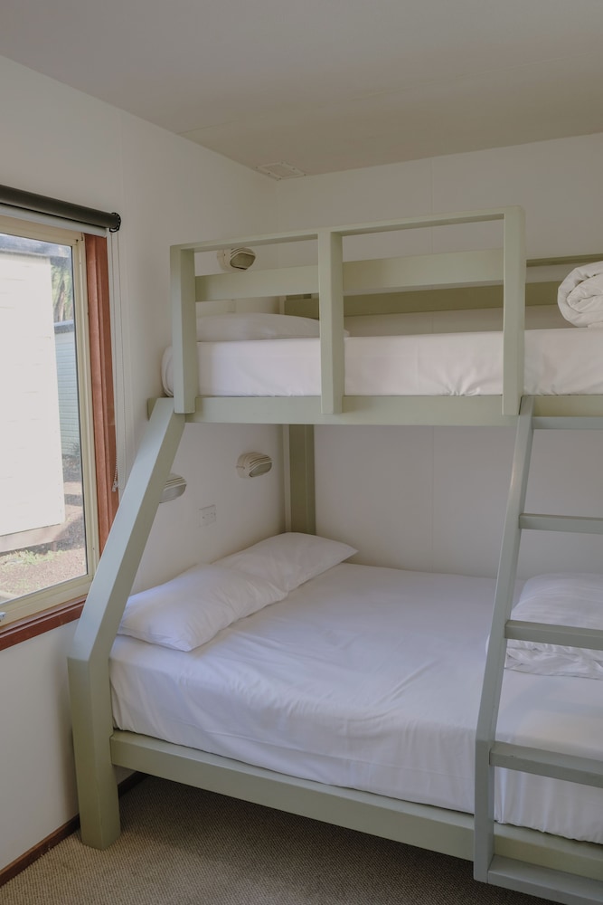 2 Bedrooms, Bunk Bed, 5 Bedrooms