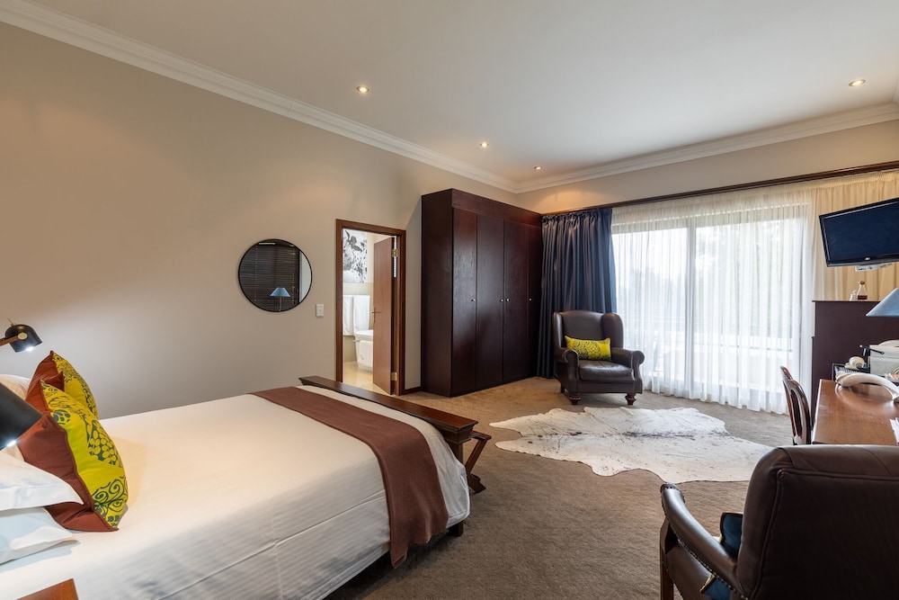 DELUXE, QUEEN BED