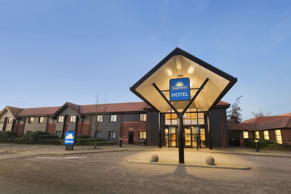 Days Inn by Wyndham Stevenage North 1/24