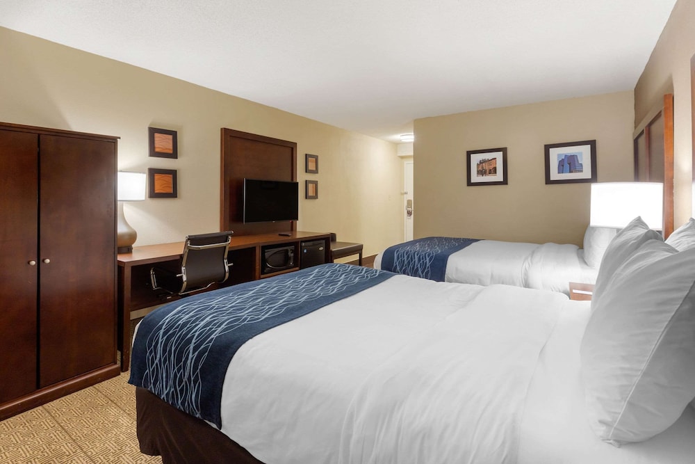 Comfort Inn and Suites Durham Near Duke University 15/44