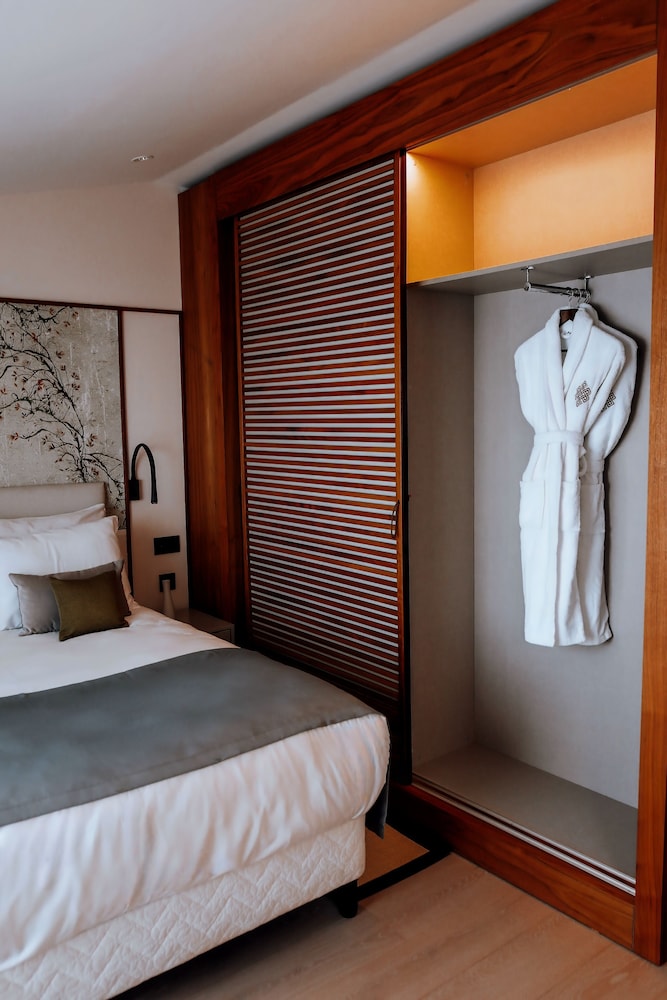 JUNIOR SUITE, DOUBLE BED