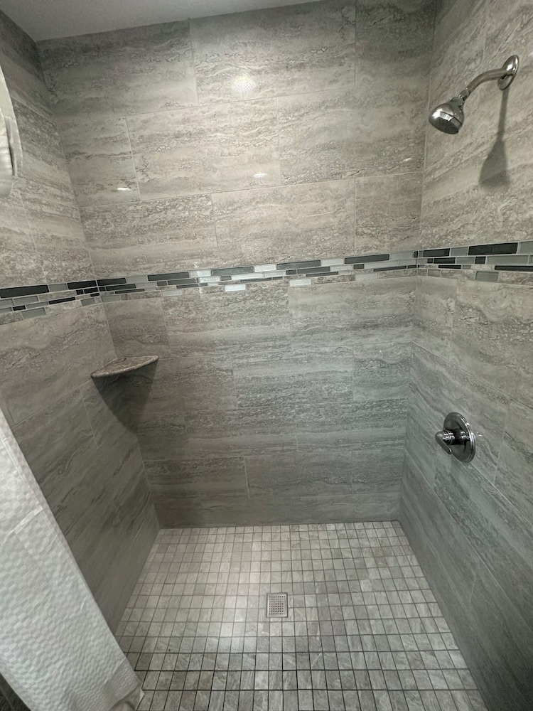 Town and Country Inn 24/50