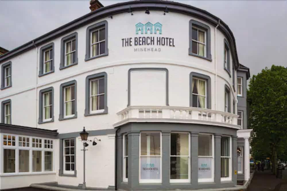 The Beach Hotel 1/55
