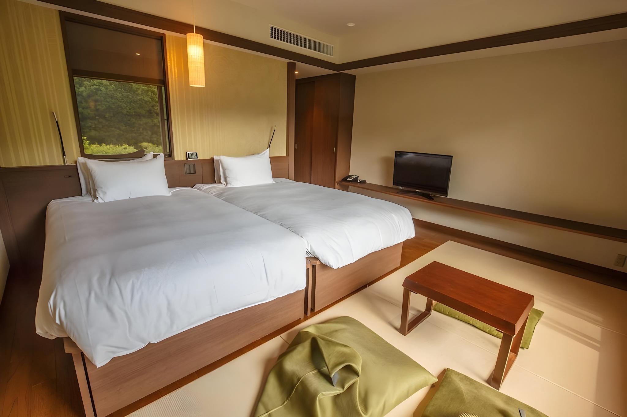 Japanese Western, Premier, Partial Bathtub, Main Building