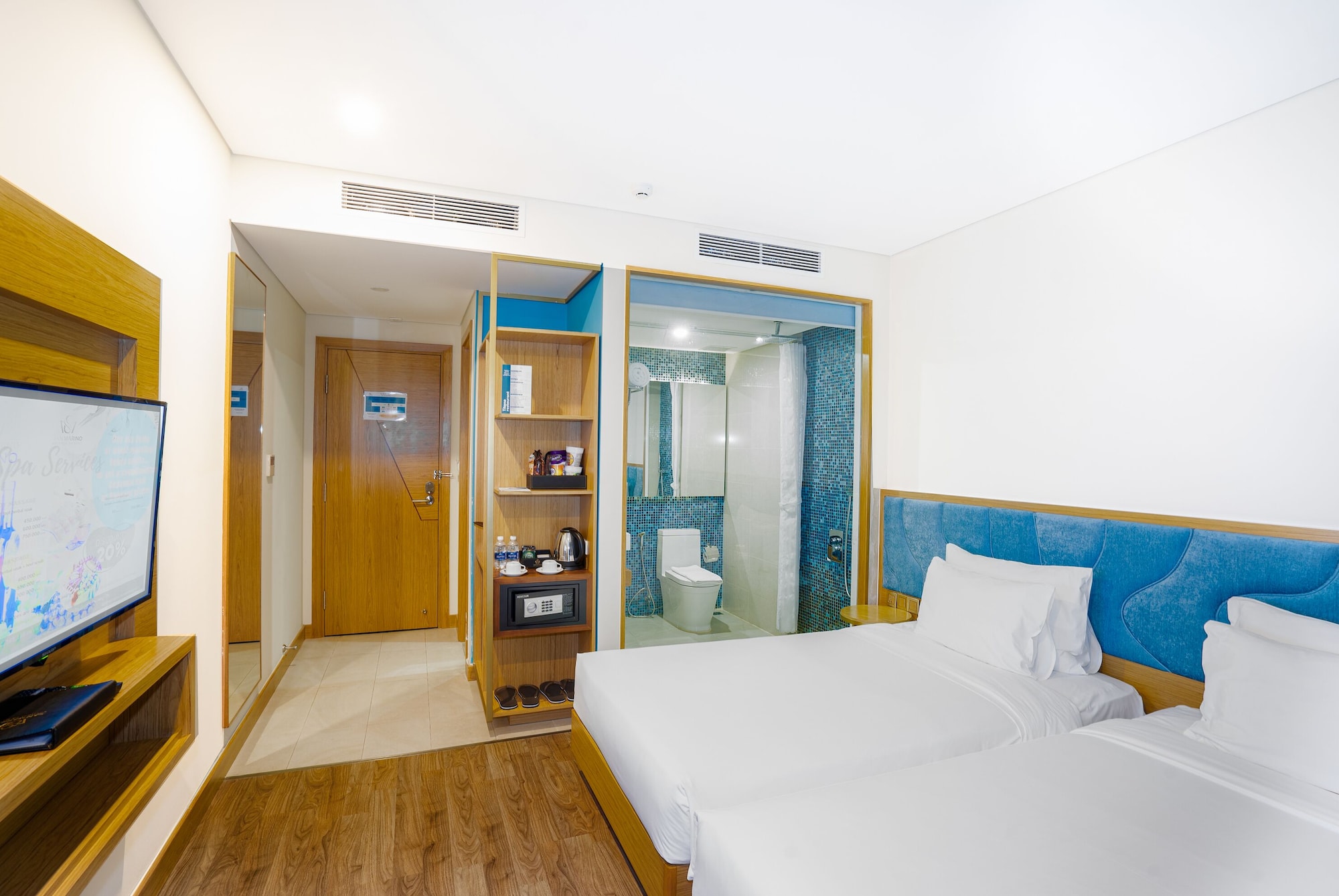 DELUXE, TWIN BEDS, BALCONY