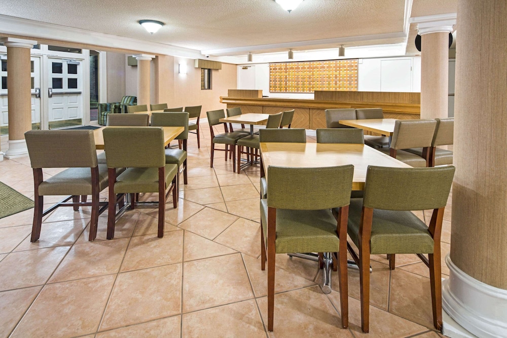 La Quinta Inn San Diego Miramar 27/37