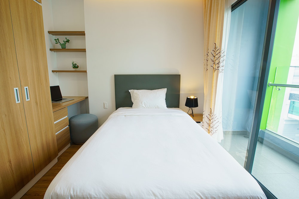Republic Plaza Apartment 13/38
