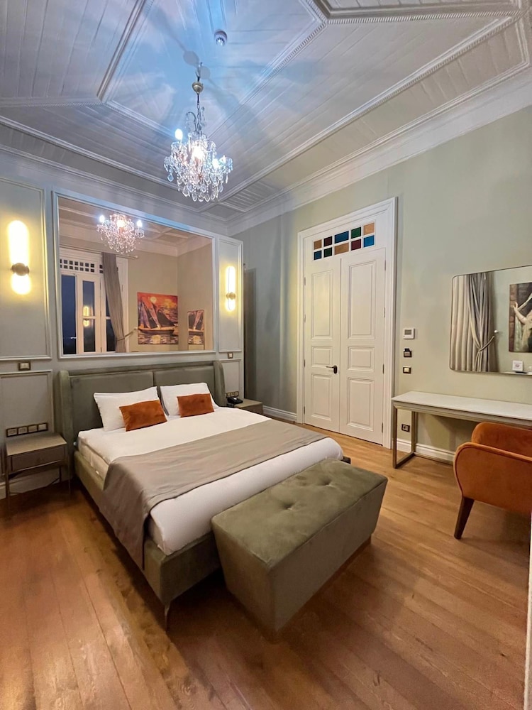 DELUXE, DOUBLE BED, BALCONY