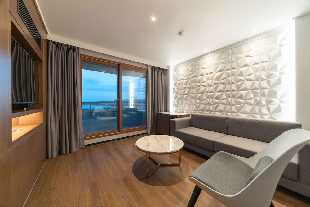 Dignity Hotel 51/70