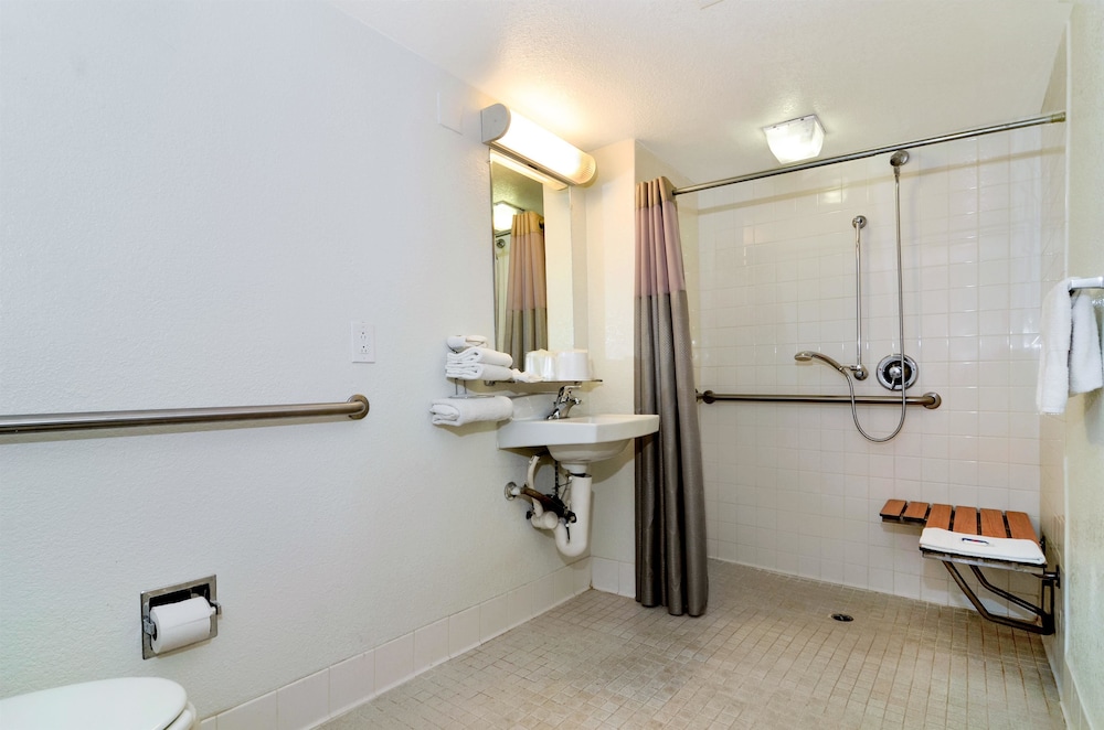 Motel6 Big Bear Lake, CA 50/50