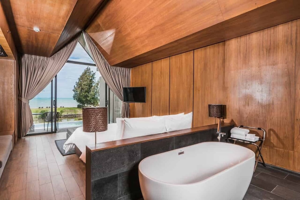 Pool, Villa, Double Bed, Ocean Front