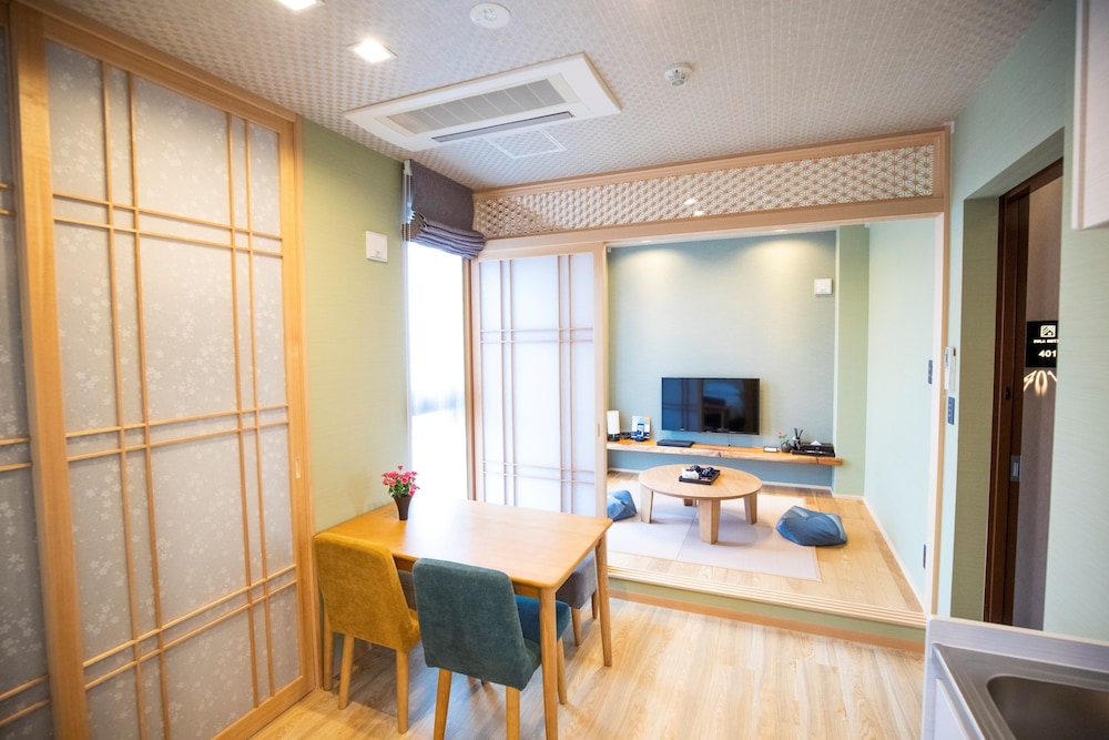 Sola Hotel 37/48