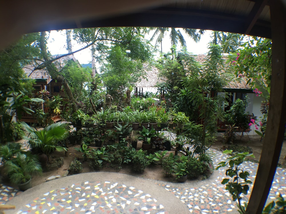 Golden Monkey Cottages 65/75