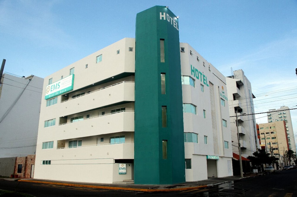 EMS Hoteles Real De Boca 1/25