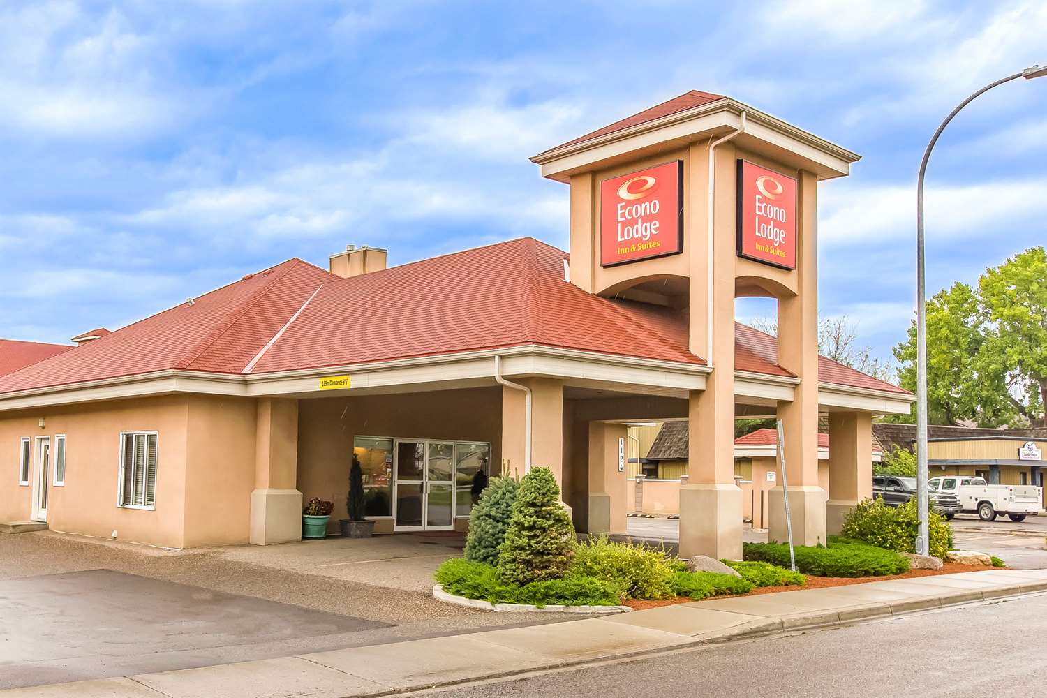 Econo Lodge Inn and Suites Lethbridge - Henderson Lake 2/29