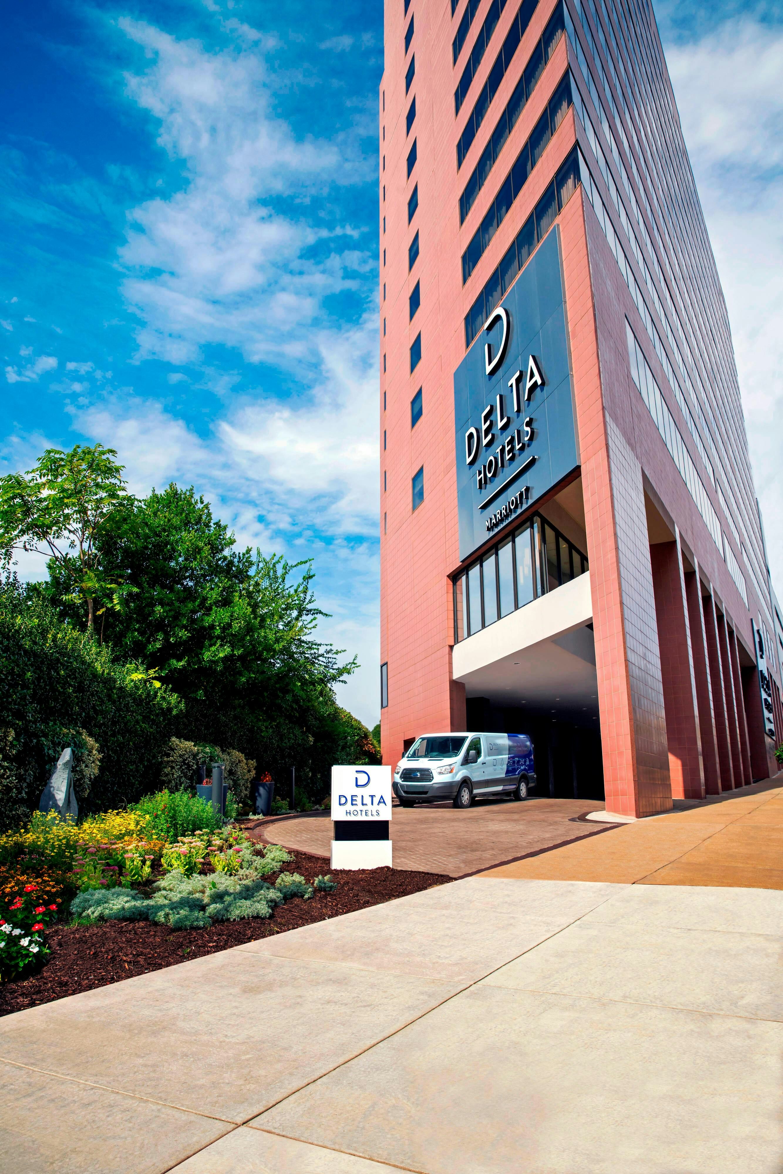 Delta Hotels Richmond Downtown 38/40