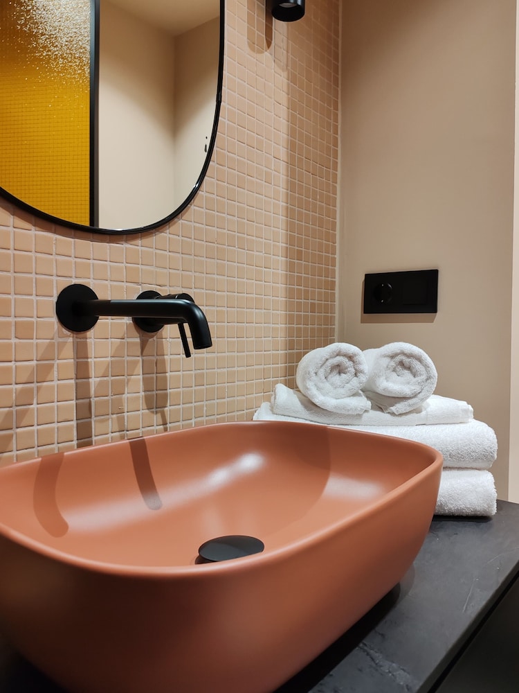 Saman Boutique Hotel 38/50