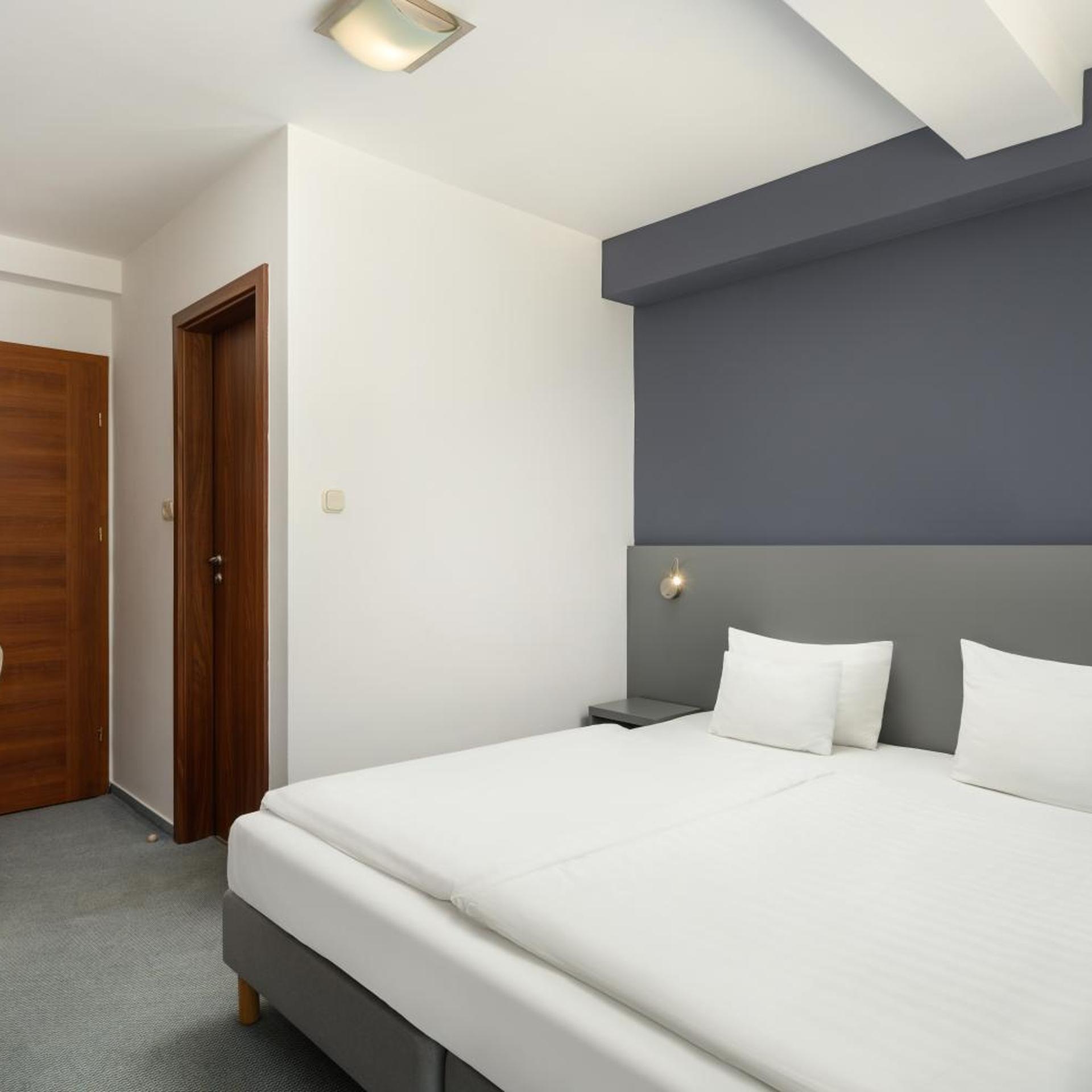 Standard, Double Bed