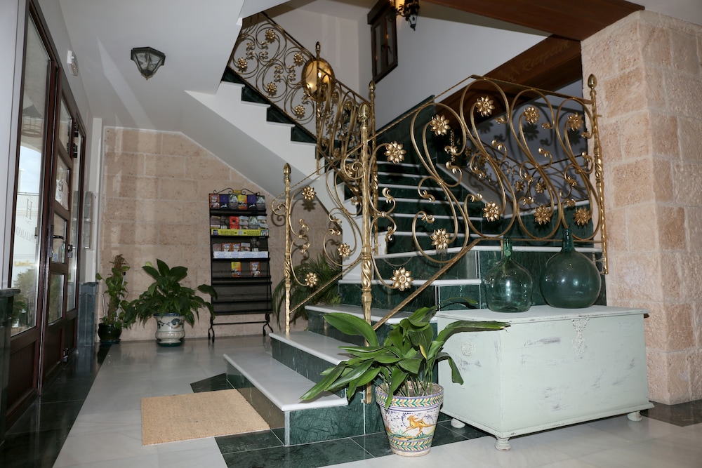 Hostal La Janda 60/66