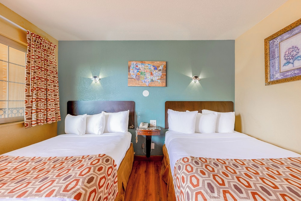 2 Full Beds Non-Smoking