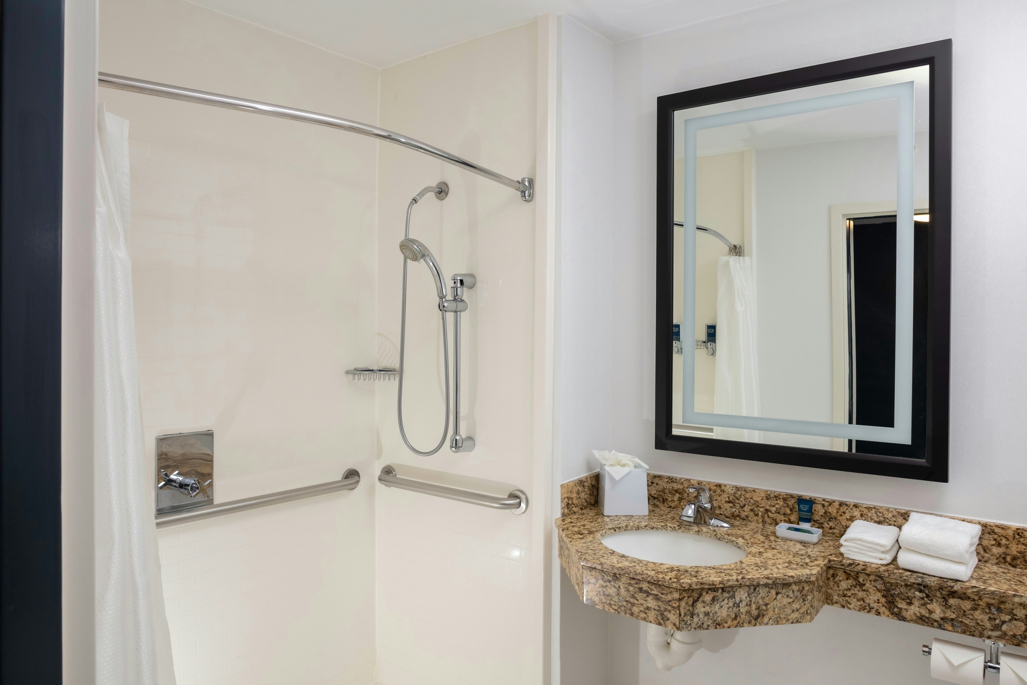 Room, King Bed, Four Points By Sheraton Memphis East 4/12
