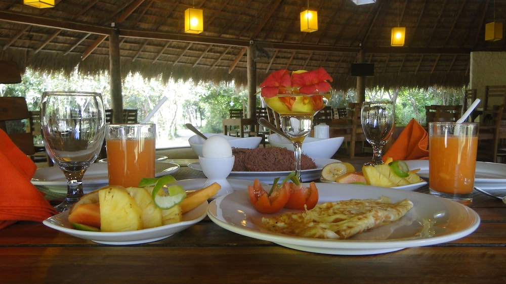 GIMAN FREE BEACH RESORT 37/67