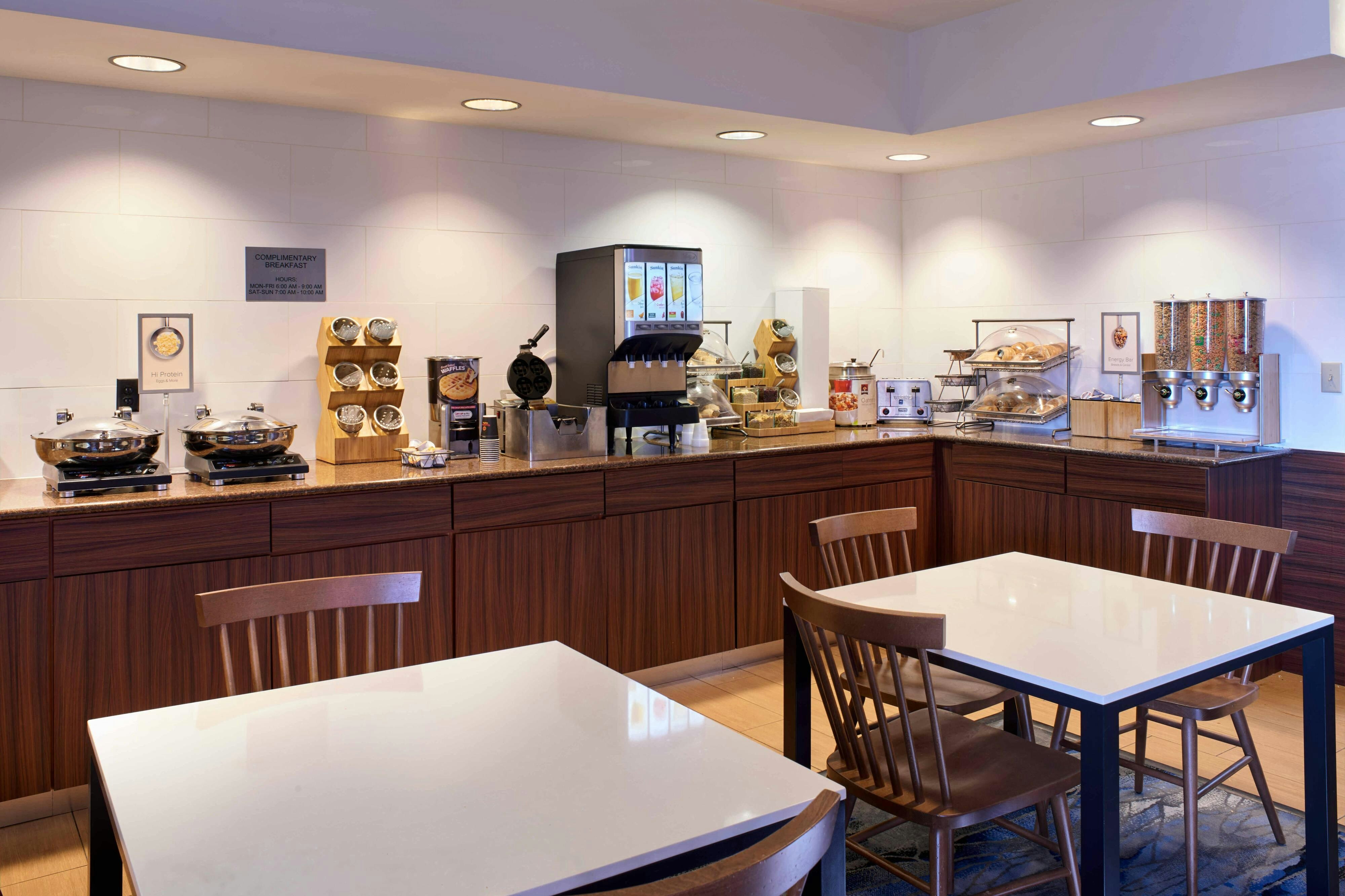 Fairfield Inn Kalamazoo West 24/32