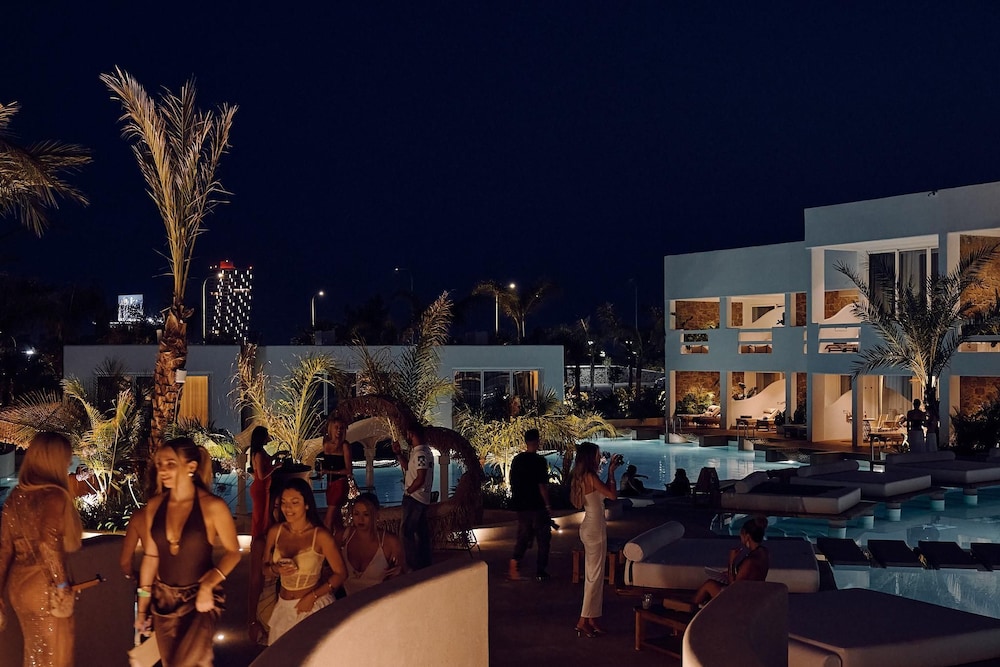 AYA Resort 50/60