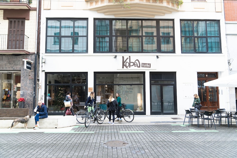 Koba Hostel 4/75