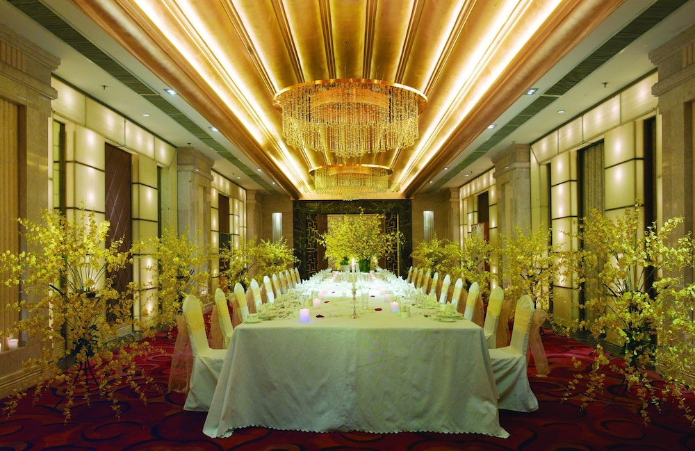 Luxemon Xinjiang Hongfu Hotel 19/30