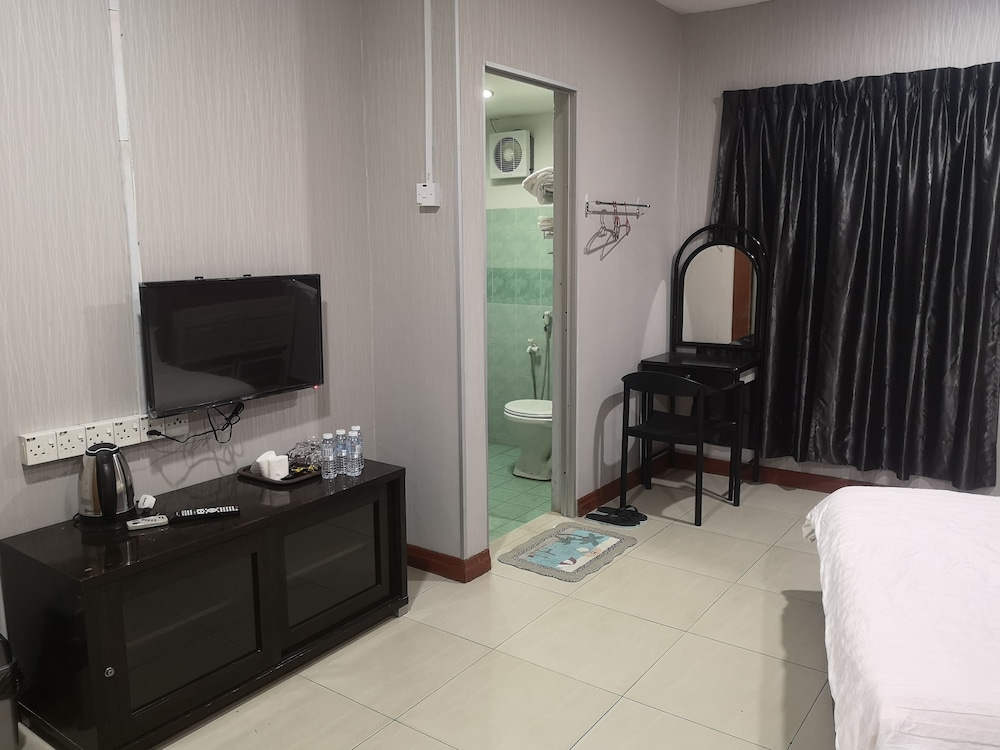 Home Inn 33/40