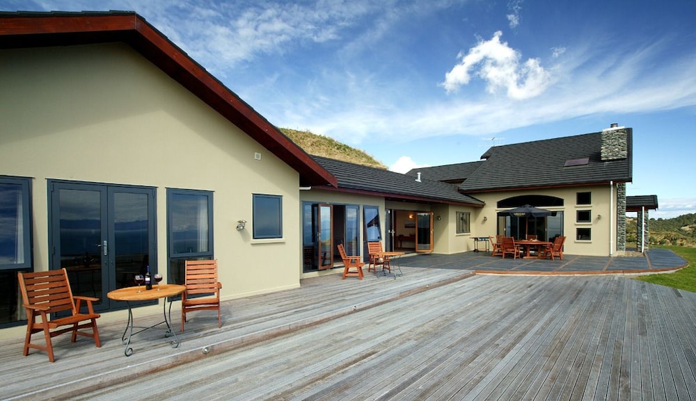 Parautane Lodge 2/50