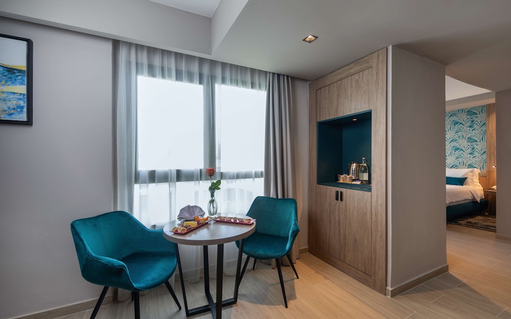 Golden Tulip el Mechtel 47/74