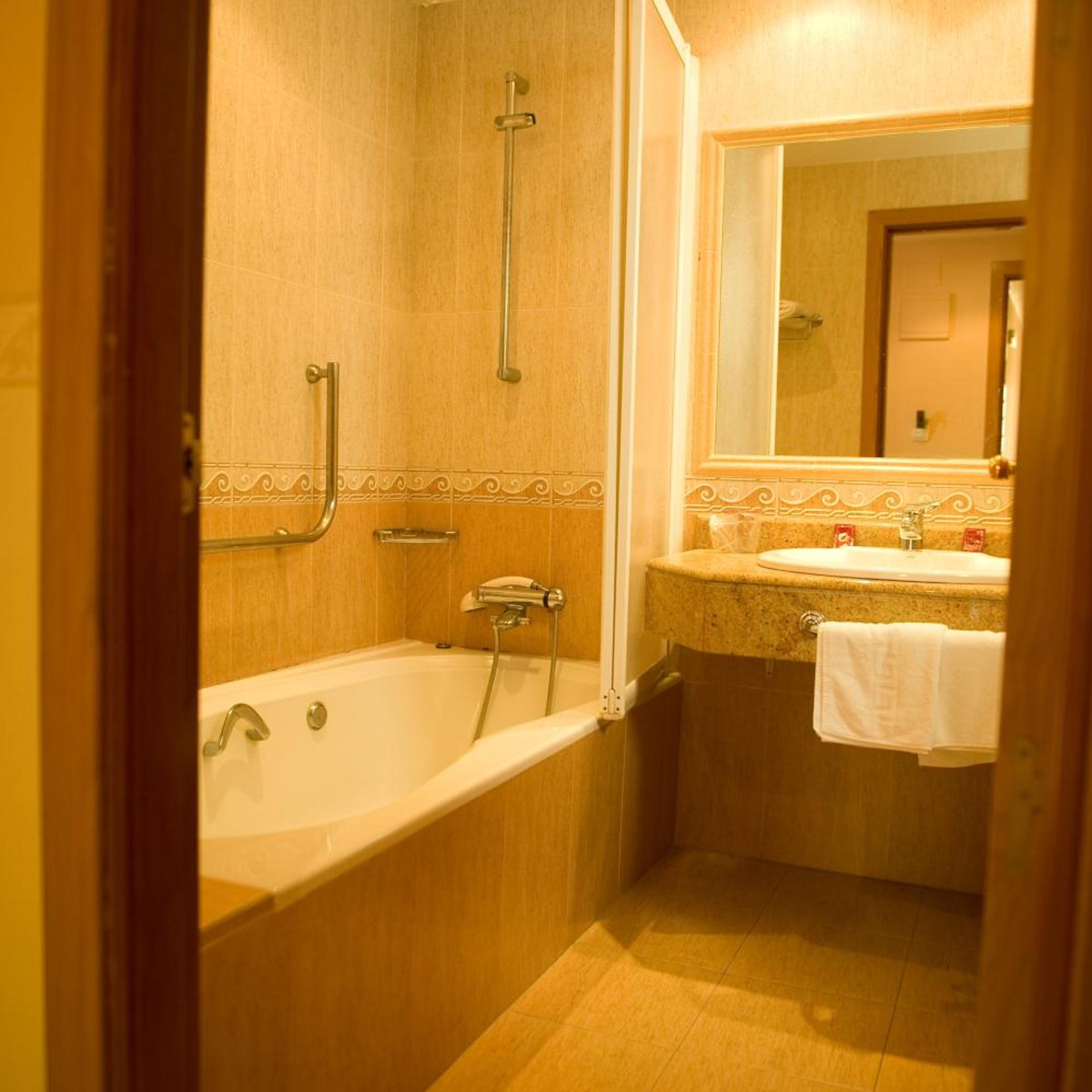غرفة بسرير مزدوج أو سريرين منفصلين، Hotel La Maruxina 5/8