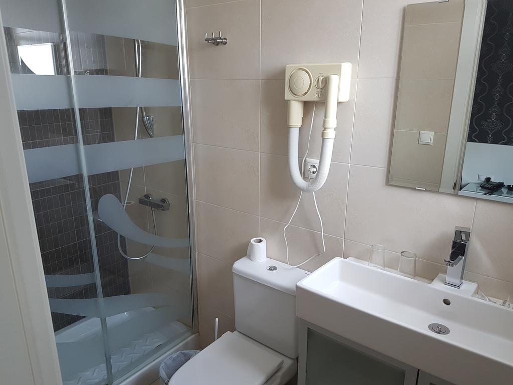 HOTEL DILA 43/50
