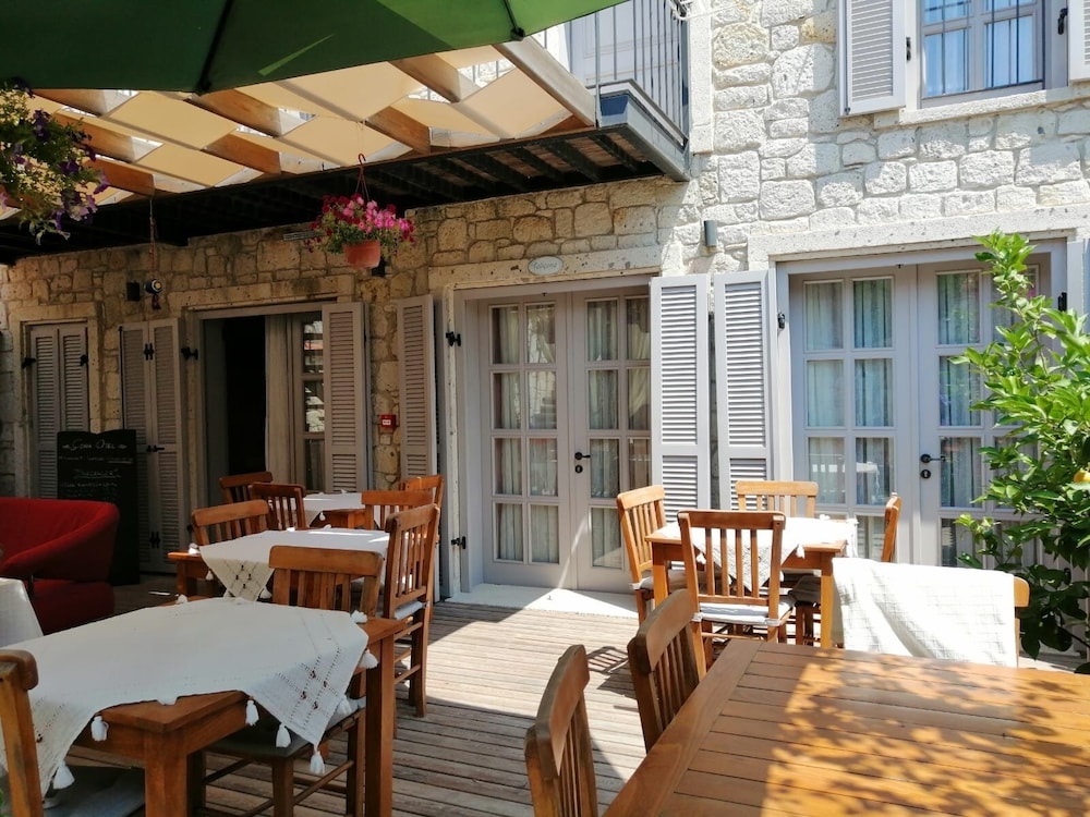 Alacati Cona Butik Otel 32/50