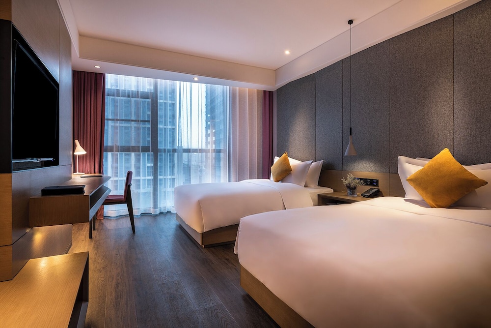 DELUXE, TWIN BEDS