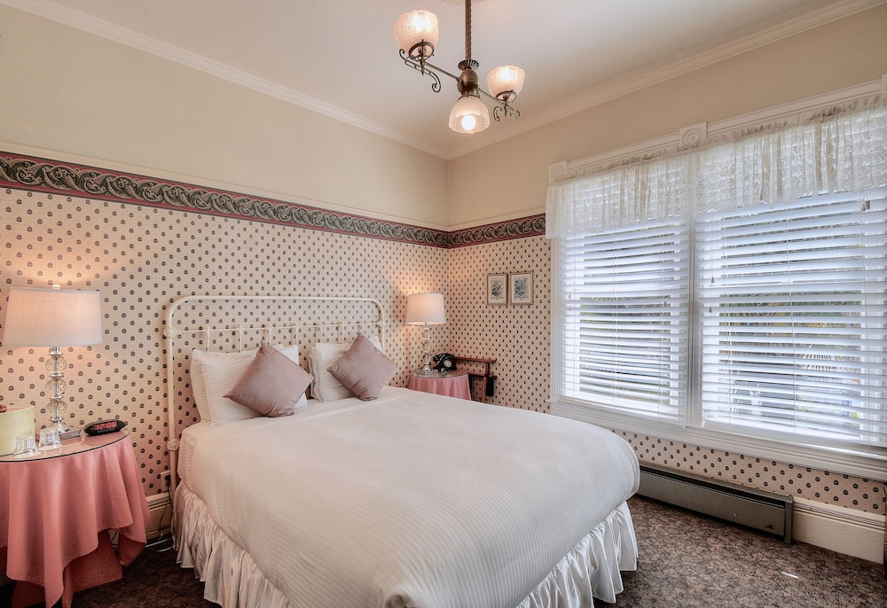 Centrella Inn 17/67